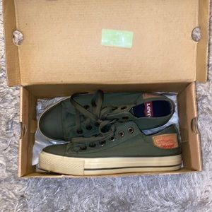 Levi’s Buck Lo Canvas Sneakers